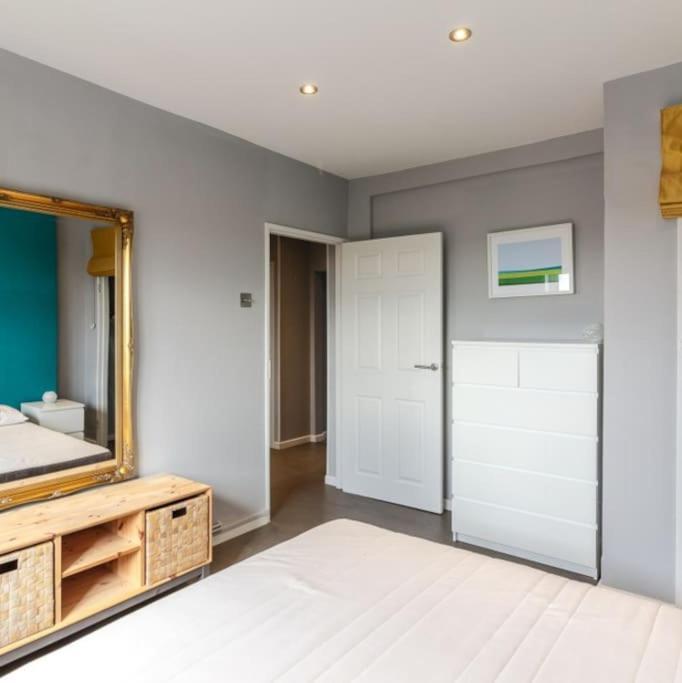 Top Floor 1 Bedroom Apartment With Views Over London Eksteriør billede